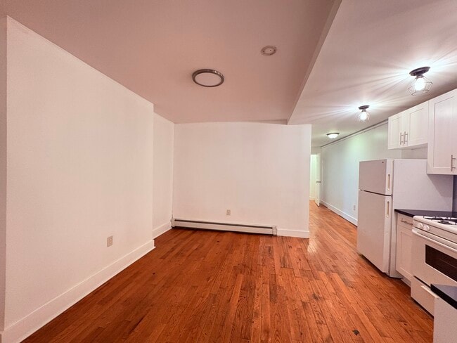 Photo - 31 Pearsall Ave Unit 1