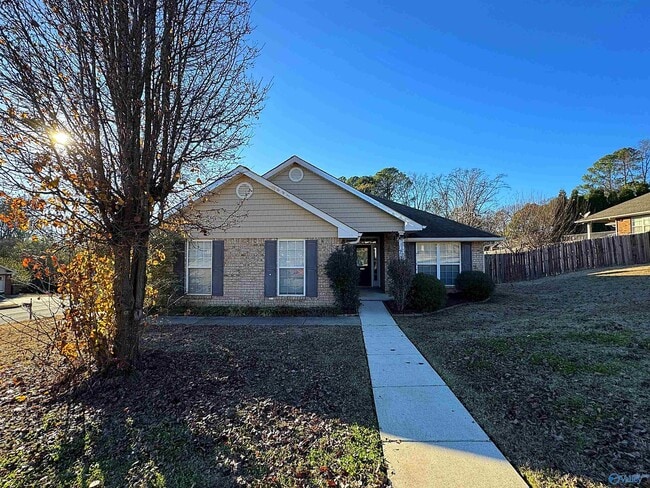 Building Photo - 101 Forest Glade Dr