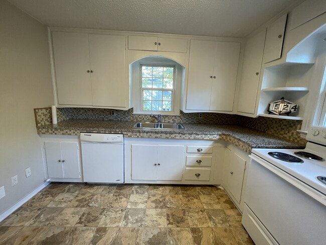 Photo - 1524 W 10th Ave