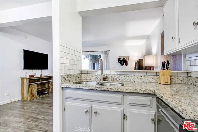 Photo - 13747 Vanowen St Unit 105