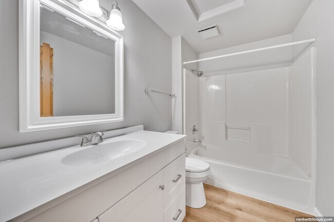 Allouez Parkway Apartments