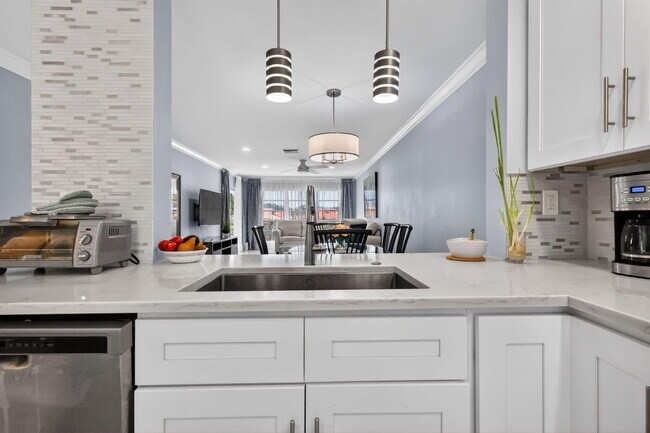 Photo - 5675 Queen Palm Ct Unit E