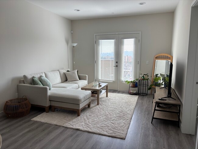Living Room & Balcony Access - 419 N Chandler Ave Unit 621