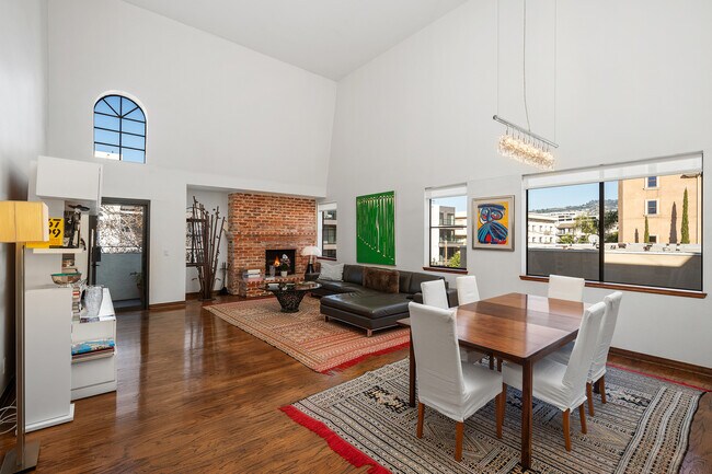 Living Dining Room - 432 S Hamel Rd Unit Mansour