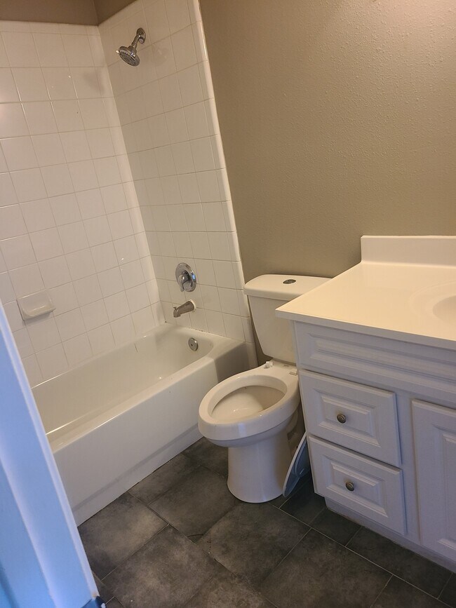 Photo - 1411 Heathcote Ln