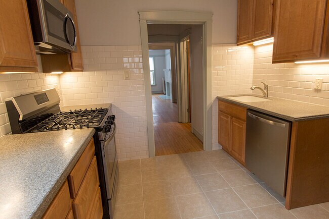Photo - 1355 W Winona St Unit 2