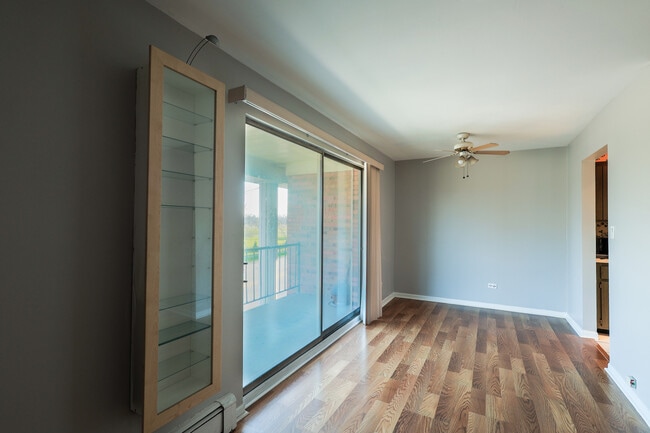 Photo - 4410 W 111th St Unit 302