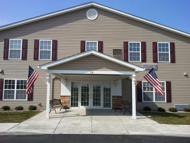 Entrada principal - Lancaster Commons Senior Apartments