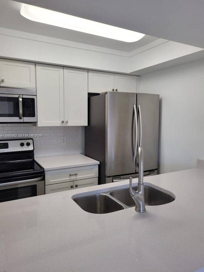Photo - 10001 W Atlantic Blvd Unidad #324
