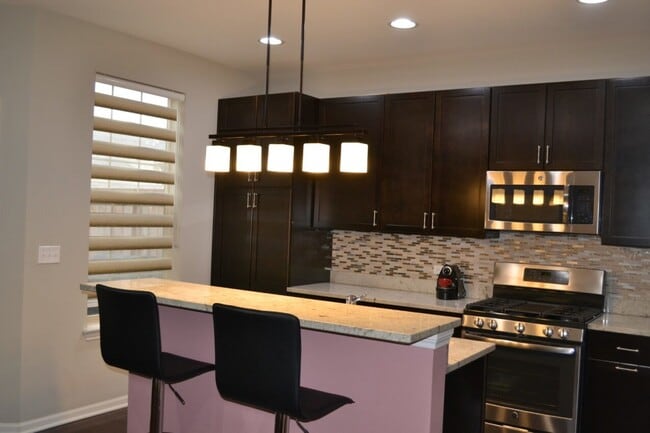 Photo - 1998 Shermer Rd