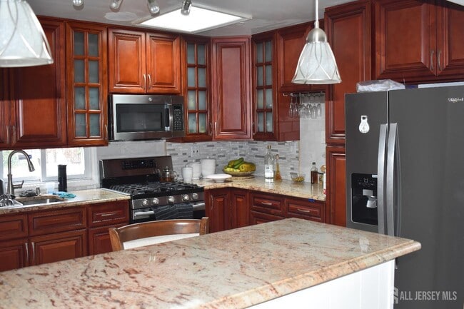 Photo - 193 McFarlane Rd