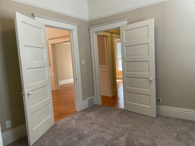 Photo - USTREET2615 Unit Main House