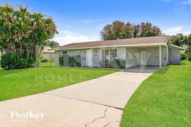 Photo - 687 SW Heather St