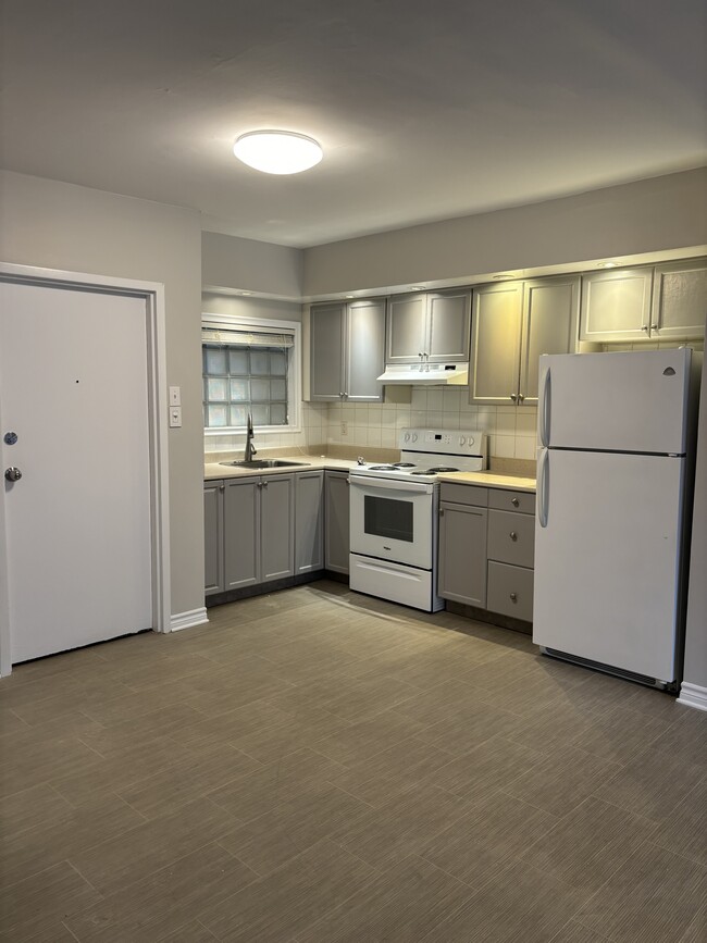 Photo - SPACIOUS NEWLY RENOVATED TWO BEDROOM APART... Unit 1