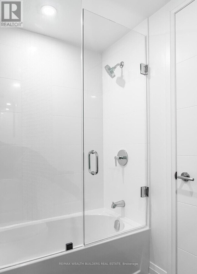 Photo - 209 Jarvis St Unit 6