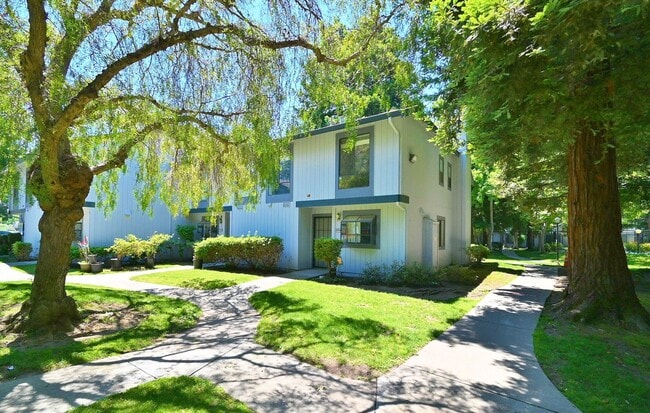 Photo - $3,625 / 3BR - GORGEOUS TOWNHOME IN CENTRAL NEWARK