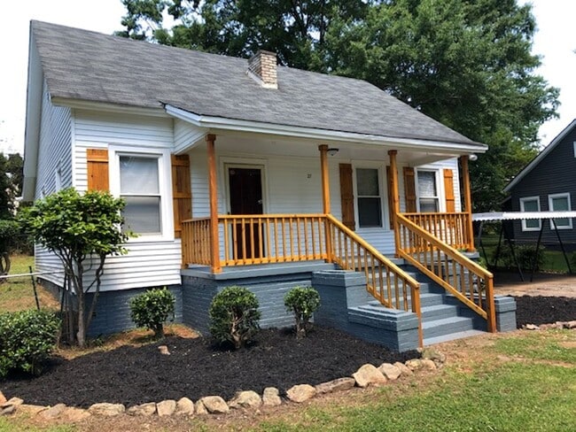 Building Photo - 2 BR, 1 Bath Bungalow located 1 mile from ... Rental