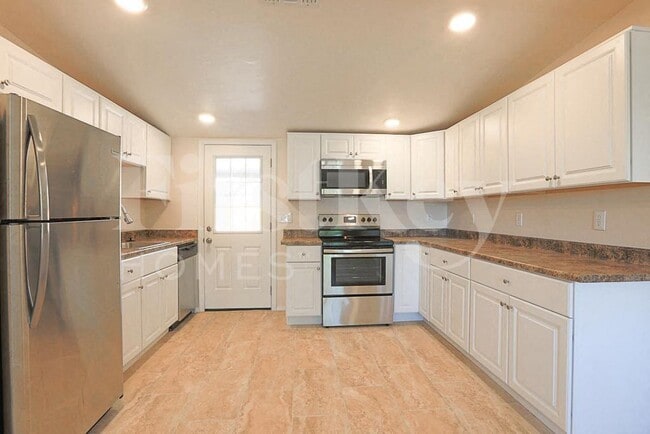 Photo - 1124 W Cinnabar Ave