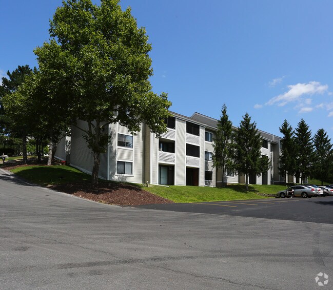 Clarendon Heights Apartments For Rent in Syracuse, NY