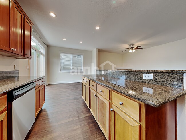 Photo - 10111 NE 28th Pl