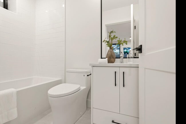 Photo - 3588 Pender St E Unité BSMT