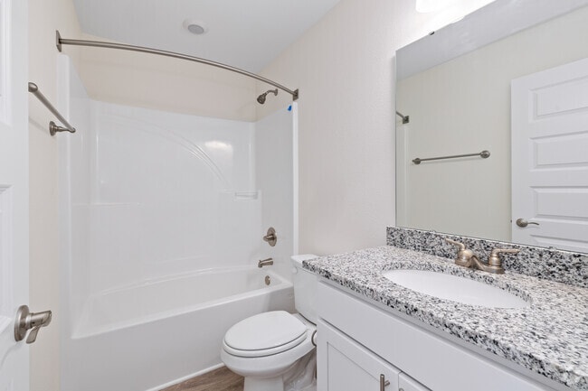 3BR, 2.5BA - 1,550SF - Bathroom