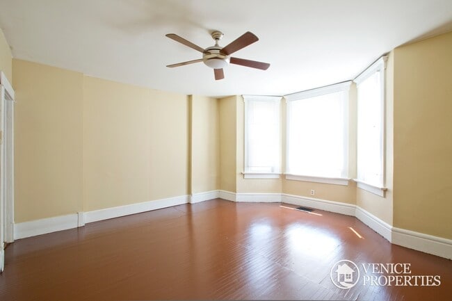 Photo - 1637 N 4th St