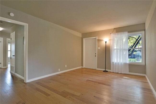 1408 Broadmoor Dr
