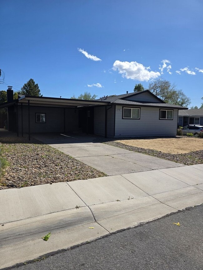 3280 Everett Dr