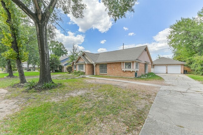 Photo - 623 E Cypresswood Dr