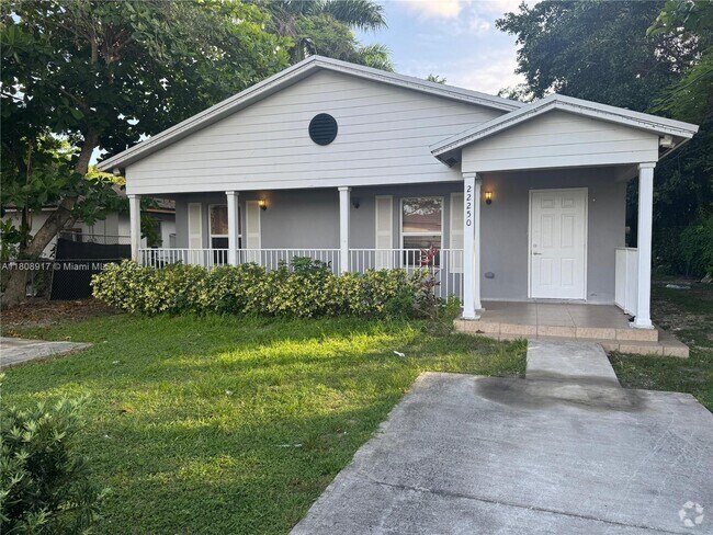 Building Photo - 22250 Miami Ave Rental