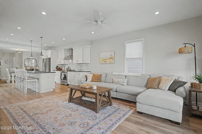 Photo - 10 Center St