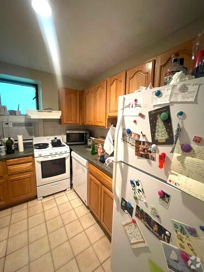 Building Photo - 1102 Broadway Unit 1 Rental