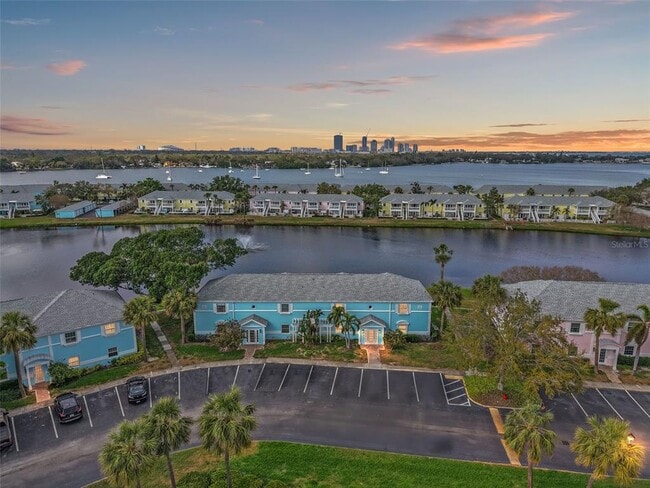 Building Photo - 209 Sea Horse Dr SE Unit D Rental