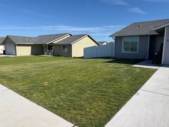 Photo - 4 Bedroom Home in Park Orchard Neighborhood
