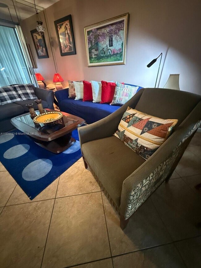 Photo - 8220 Sunrise Lakes Blvd Unidad 309