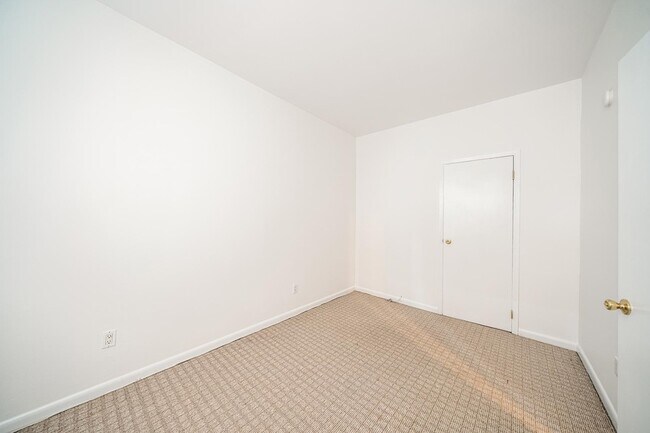 Photo - 314 Paterson Plank Rd Unit 3B