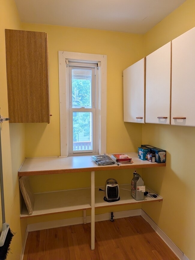 14 Glenwood Ave Unit 2