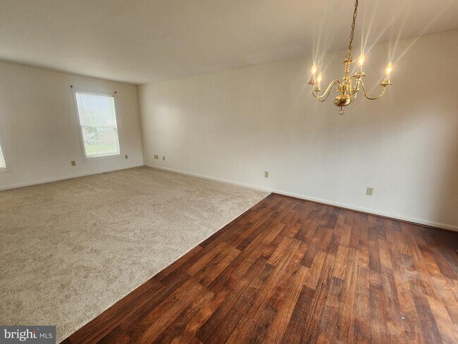 Photo - 1048 Kasinof Ave