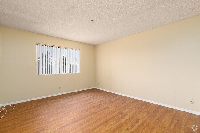 2BR, 2BA - 1,160SF - Primary Bedroom