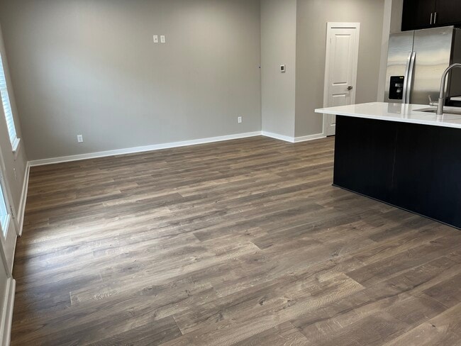 Cocina/Sala de estar - 10588 Brothers Ln