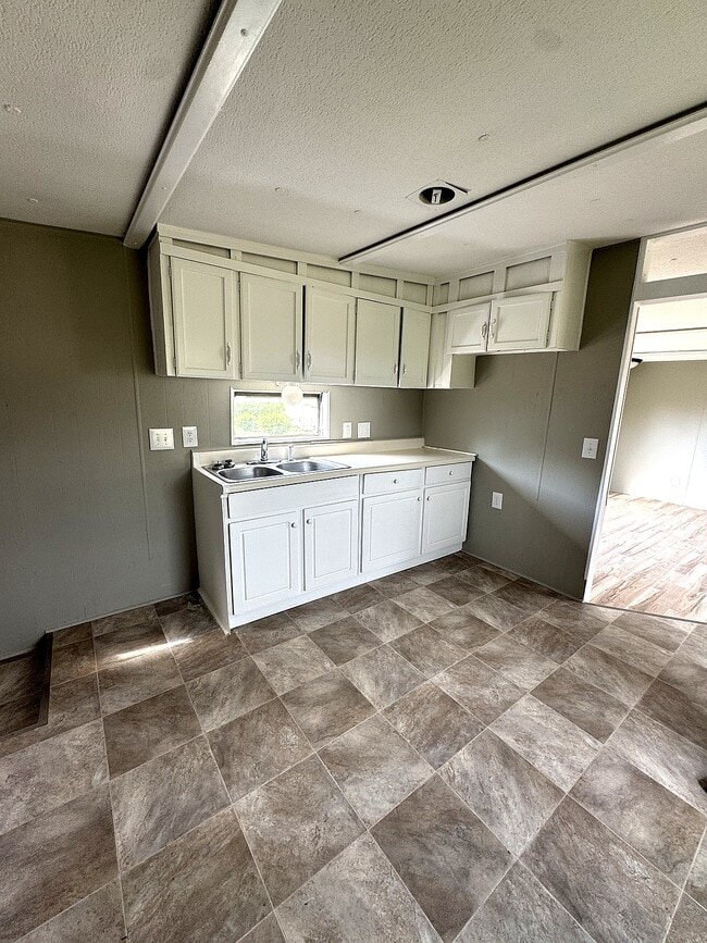 Photo - 233 Jolly Roger Dr