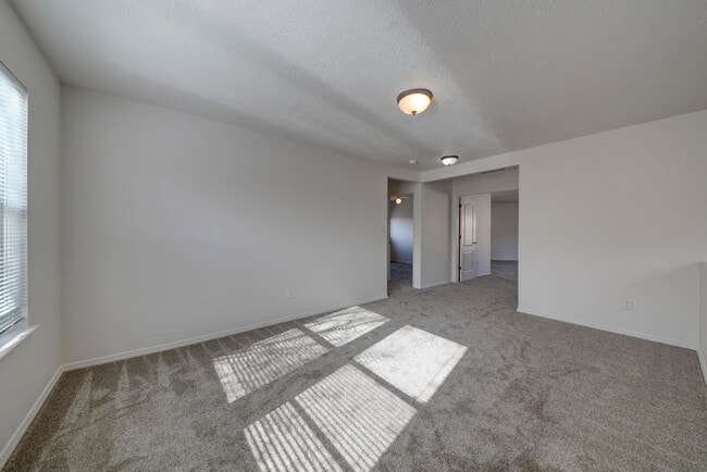 Photo - 3123 Mountainside Pkwy NE