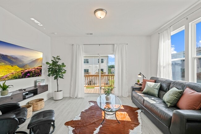 Photo - 1955 Robin Hill Ln