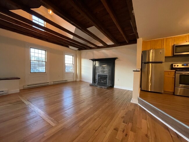 Living Room - 3 Boswell Ave Apartments Unit 3