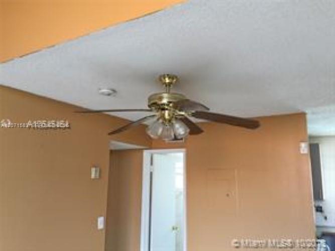 Photo - 2740 W 62nd Pl Unidad 203