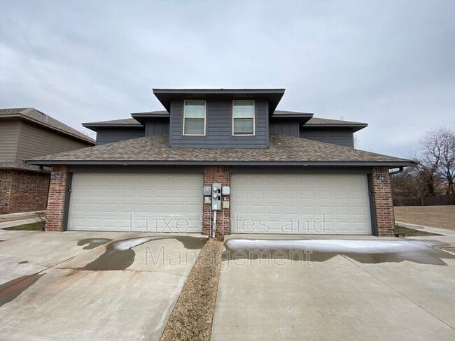 Building Photo - 1840 Casitas Cir