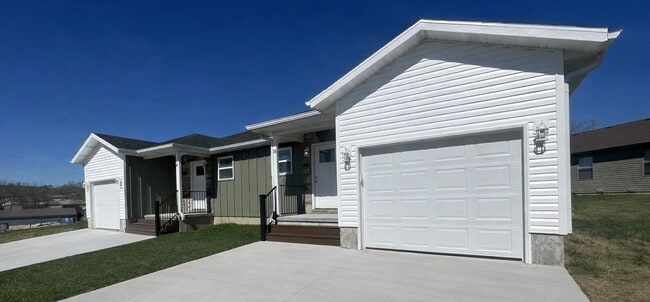 Photo - Summer Lease Up Specials - Call for Details -New 2 Bed, 2 Bath with Garage, walk in