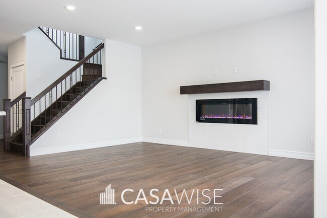 Photo - 8173-222A 222A St NW