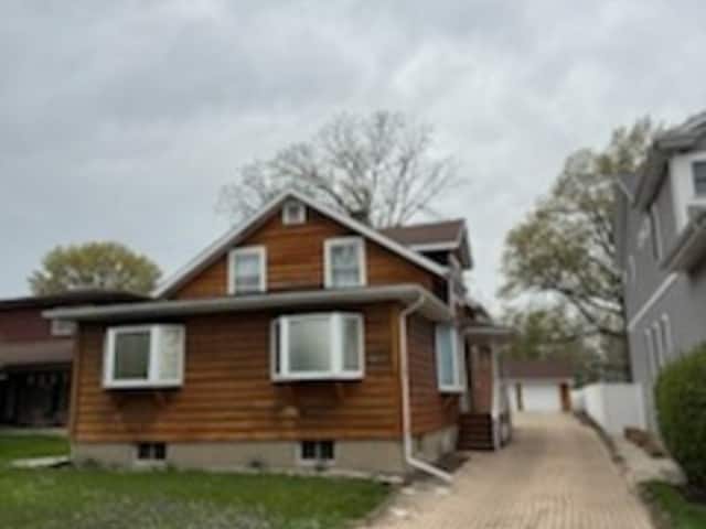 Building Photo - 4614 Gilbert Ave Rental